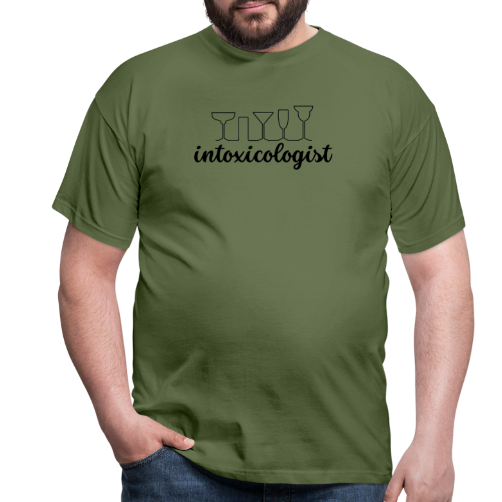 INTOXICOLOGIST - Herren T-Shirt - Militärgrün